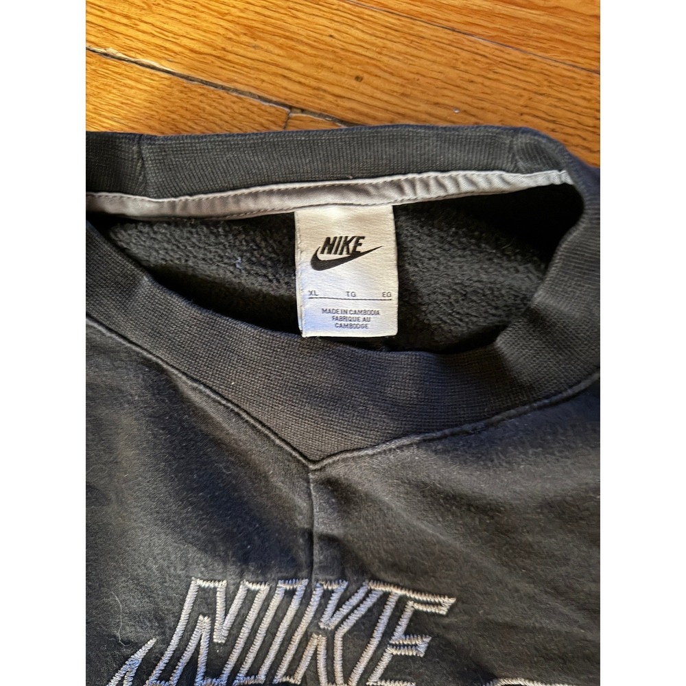 Nike Kids Black Sweatshirt Crewneck Long Sleeve Graphic Print Pullover XL - Picture 4 of 5